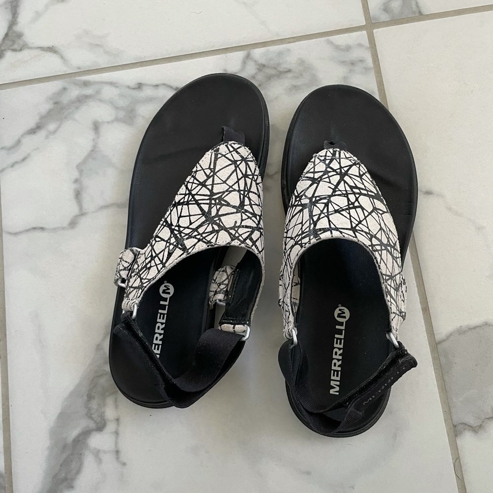 Merrell Size 6 Sandal.